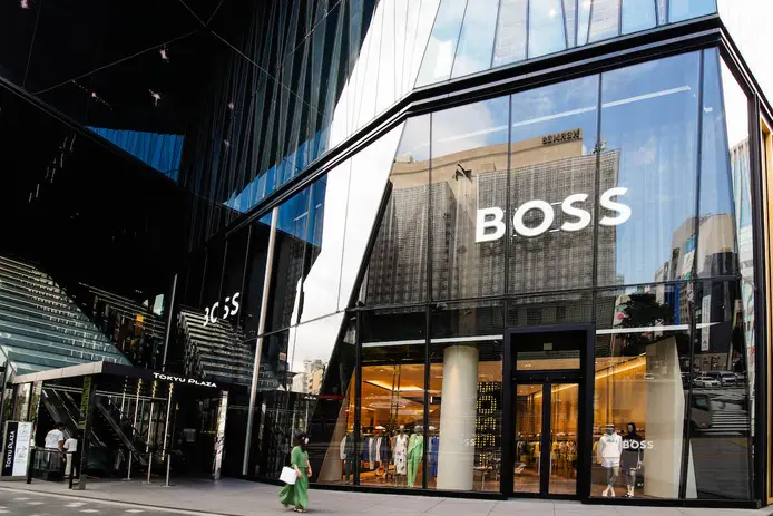 Why China Light Fashionable Clothing Is Taking Over The World?
